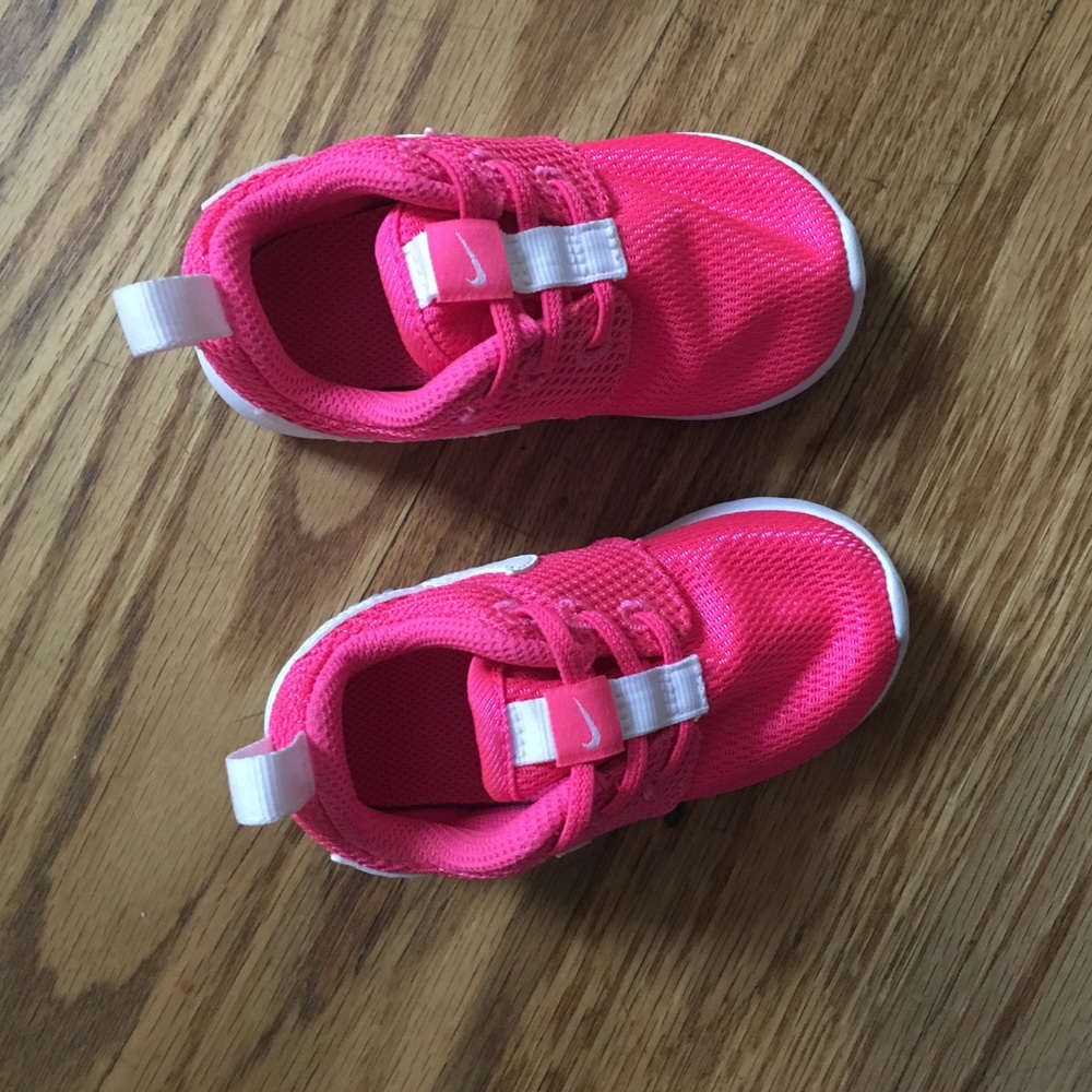 Nike Roche One